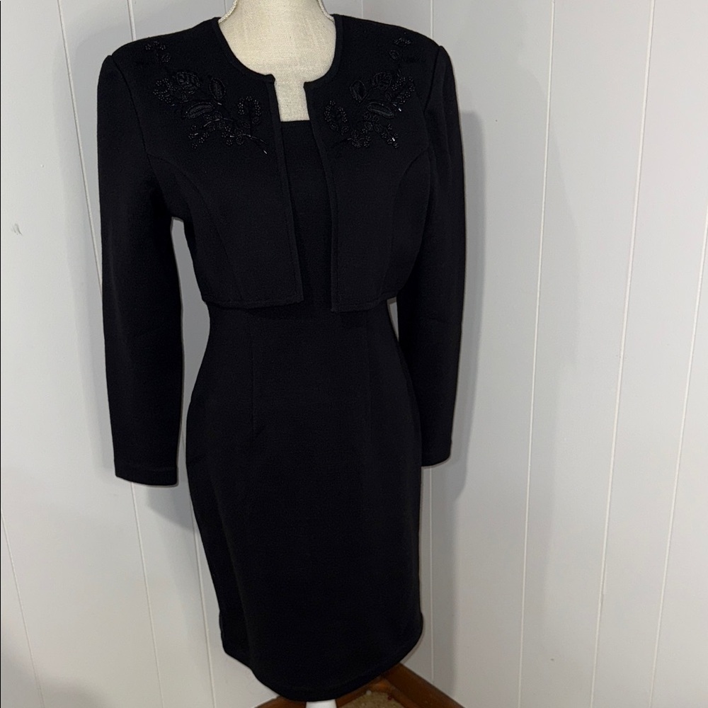 Chic Black Long Sleeve Dress with Embroidered Detail - Picture 2 of 8